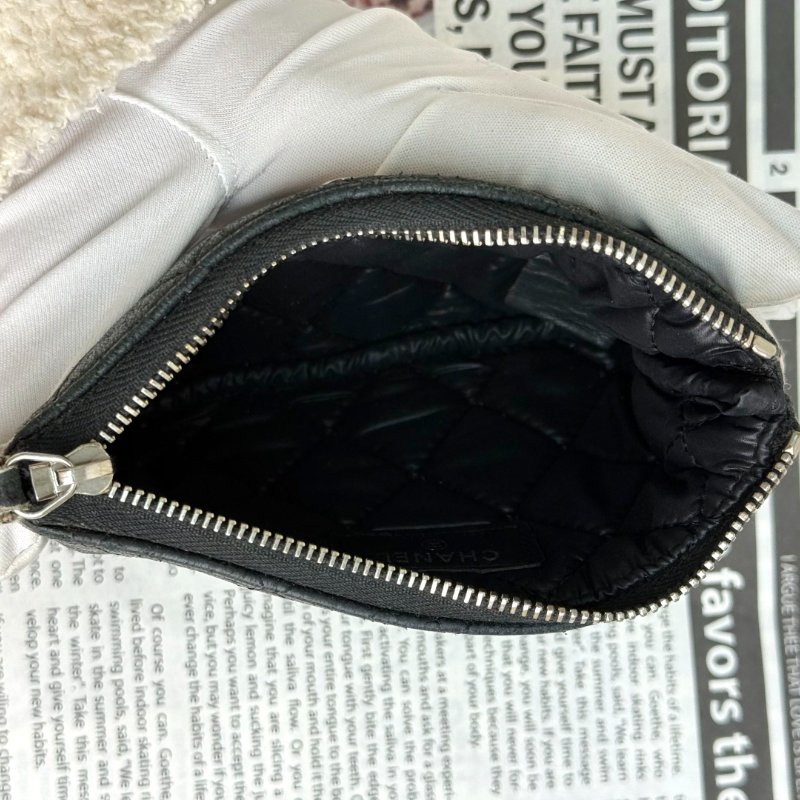 Chanel Cosmetic Case 黑色 菱格紋 羊皮 mini 銀扣-6