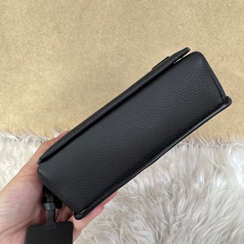 LV 黑牛皮磁吸小郵差包 晶片款 近全新-5