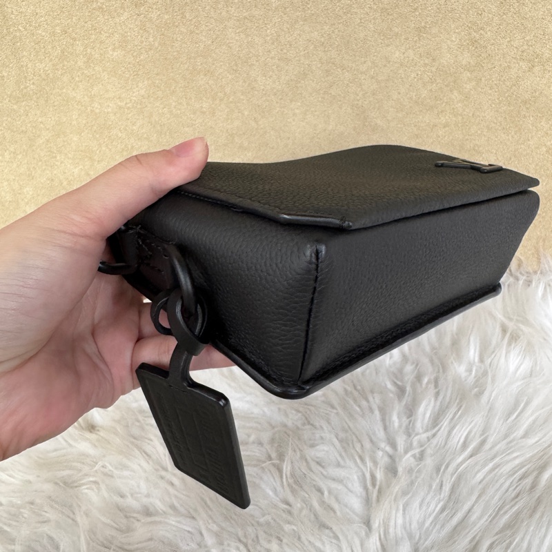 LV 黑牛皮磁吸小郵差包 晶片款 近全新-7