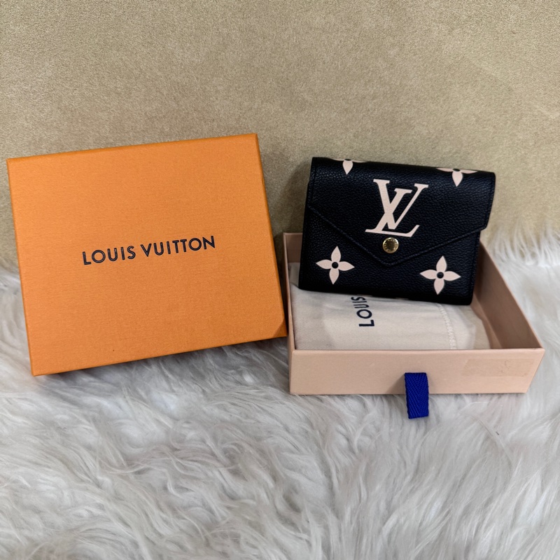 LV Victorine 雙色牛皮三折短夾 晶片款 離櫃品-0