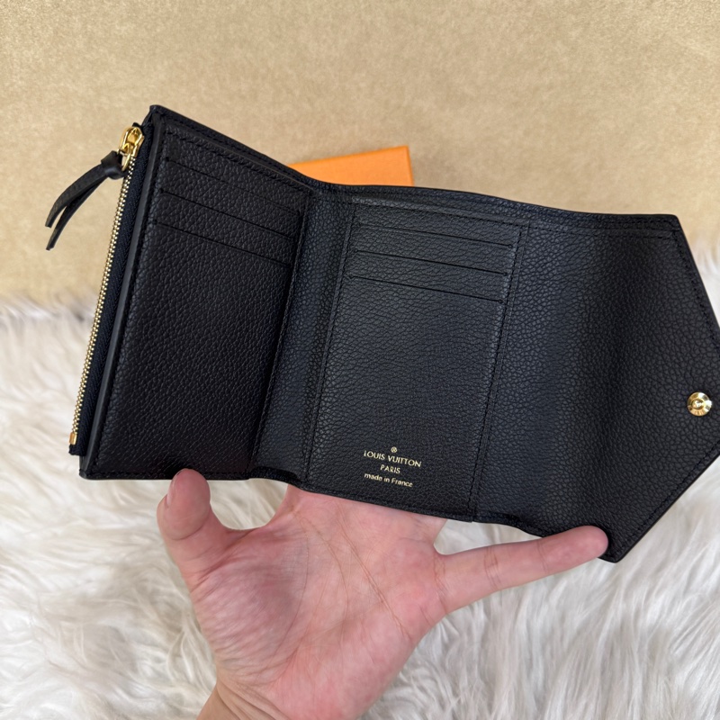 LV Victorine 雙色牛皮三折短夾 晶片款 離櫃品-7