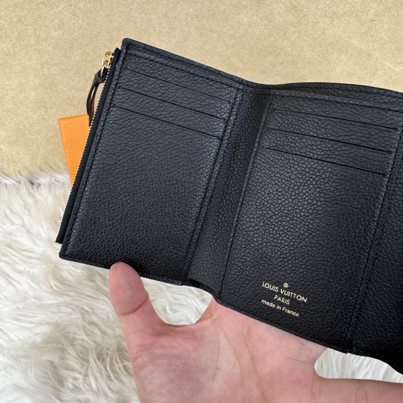 LV Victorine 雙色牛皮三折短夾 晶片款 離櫃品-8