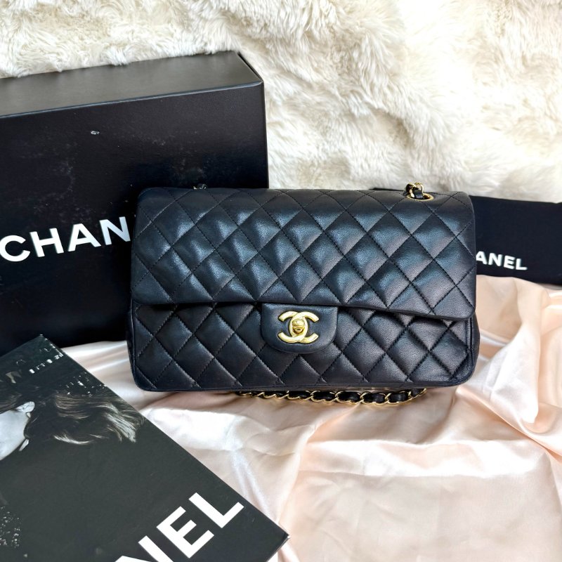 Chanel CLASSIC FLAP CF 黑色 菱格紋 羊皮 中號 金扣-0