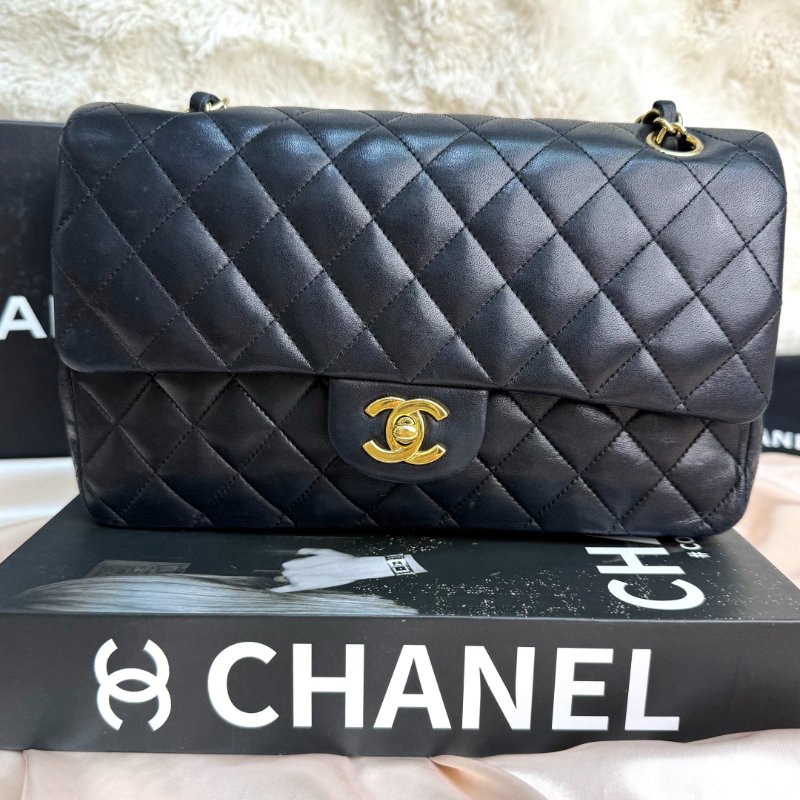 Chanel CLASSIC FLAP CF 黑色 菱格紋 羊皮 中號 金扣-1