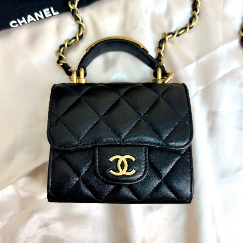 Chanel 22B小廢包 金屬手柄 羊皮 黑色-1
