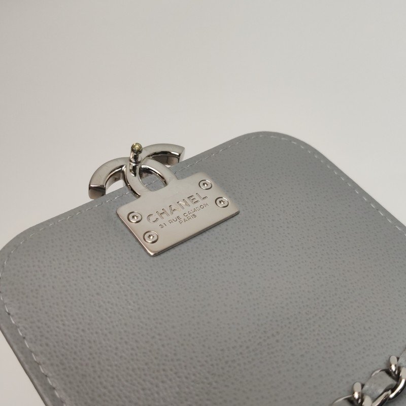 Chanel 牛皮純色字母logo斜背包單肩包-14