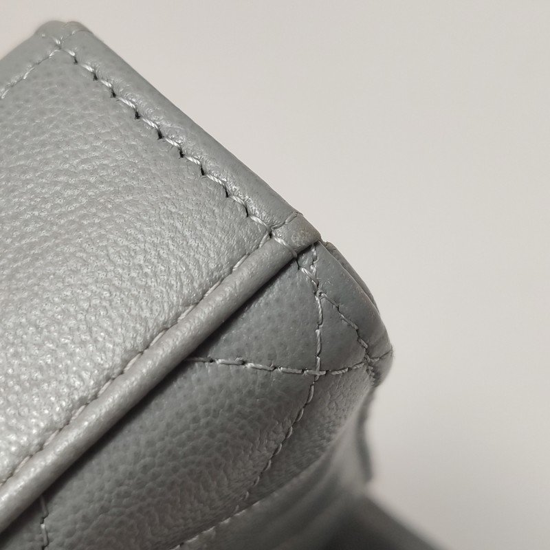 Chanel 牛皮純色字母logo斜背包單肩包-19
