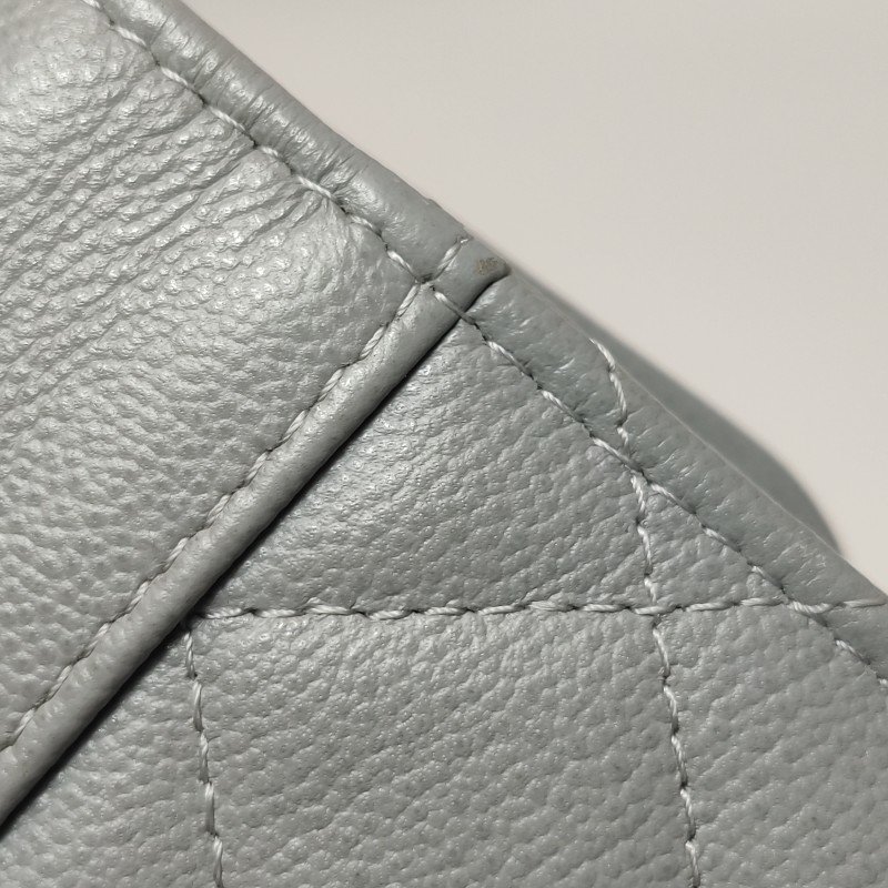 Chanel 牛皮純色字母logo斜背包單肩包-20