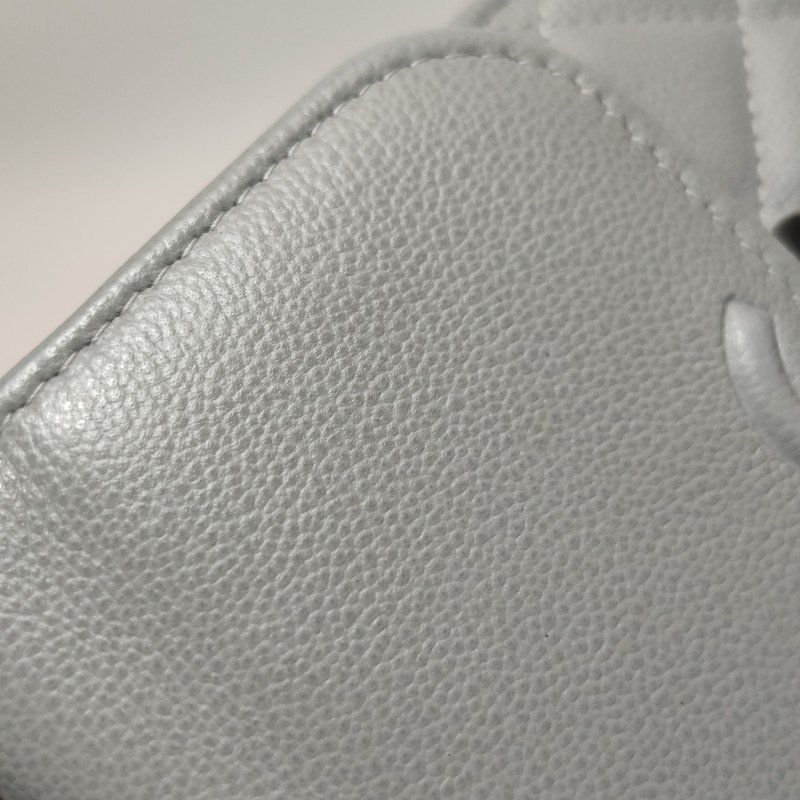 Chanel 牛皮純色字母logo斜背包單肩包-24