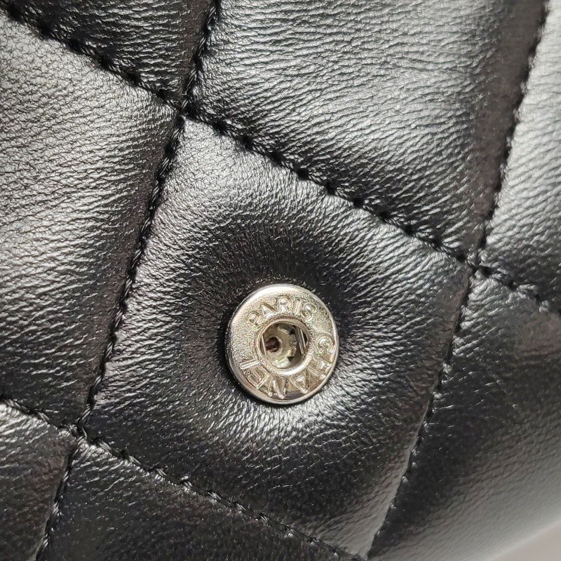 Chanel CC Bag羊皮純色菱格絎縫雙C Logo錢包-9