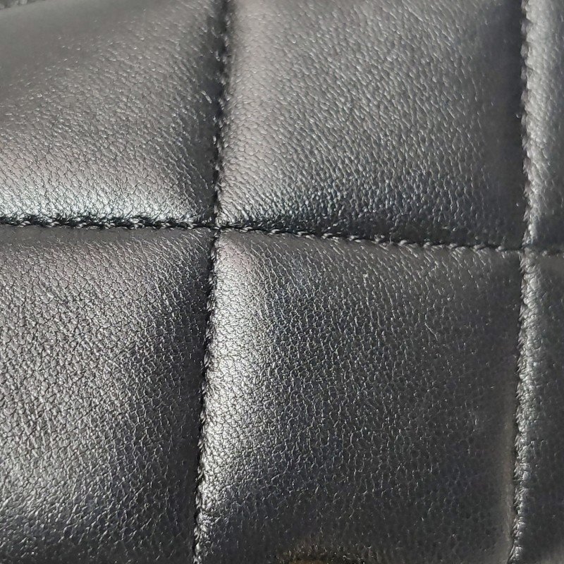 Chanel Trendy CC羊皮純色菱格絎縫雙C標識金屬板斜背包單肩包-21