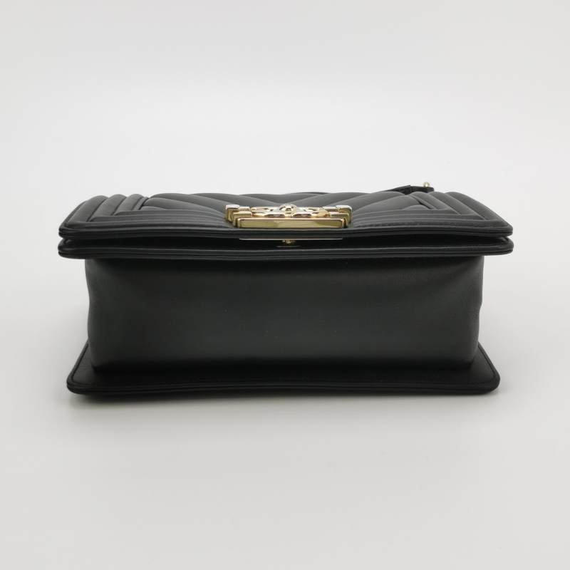 Chanel Leboy 季節限定款小號牛皮V紋絎縫方形雙C鎖扣單肩包-5