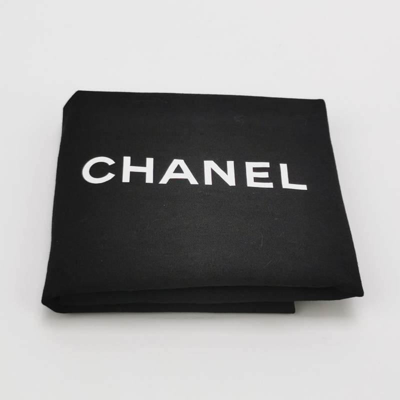 Chanel Leboy 季節限定款小號牛皮V紋絎縫方形雙C鎖扣單肩包-8