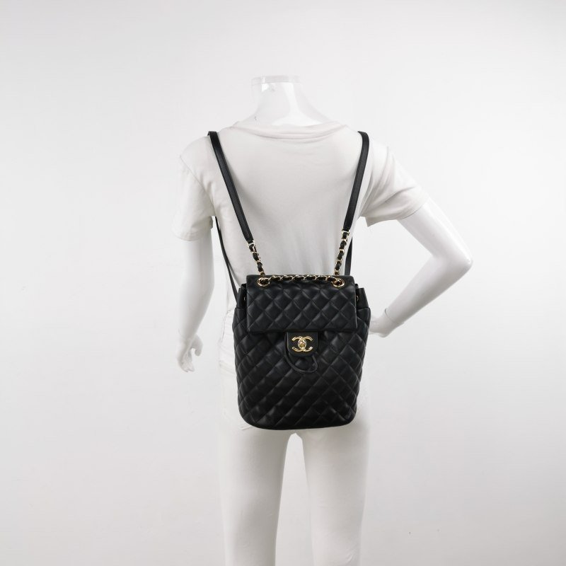Chanel Urban Spirit牛皮菱格絎縫雙C書包扣雙肩包-1