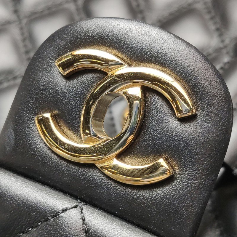 Chanel Urban Spirit牛皮菱格絎縫雙C書包扣雙肩包-16