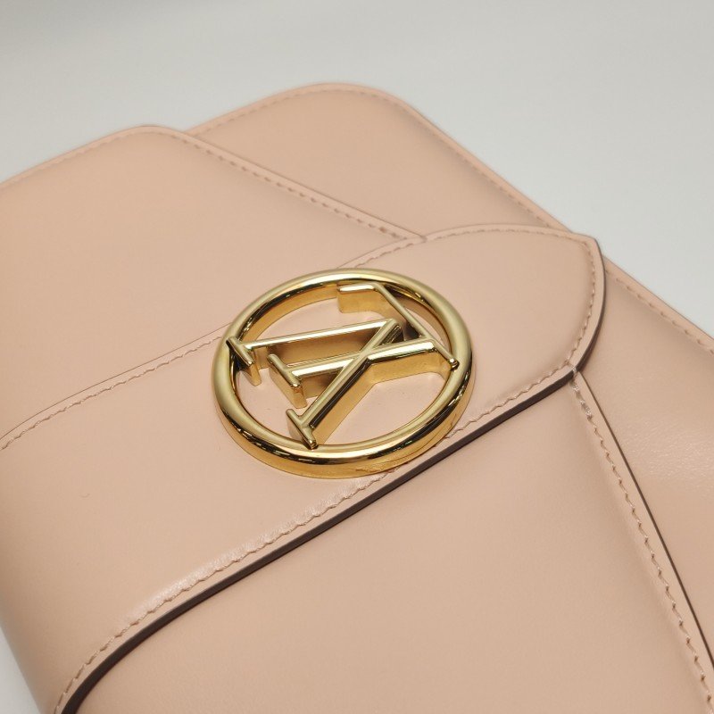 Louis Vuitton (LV) Pont 9中號牛皮純色LV Circle標誌斜背包單肩包晶片款-12