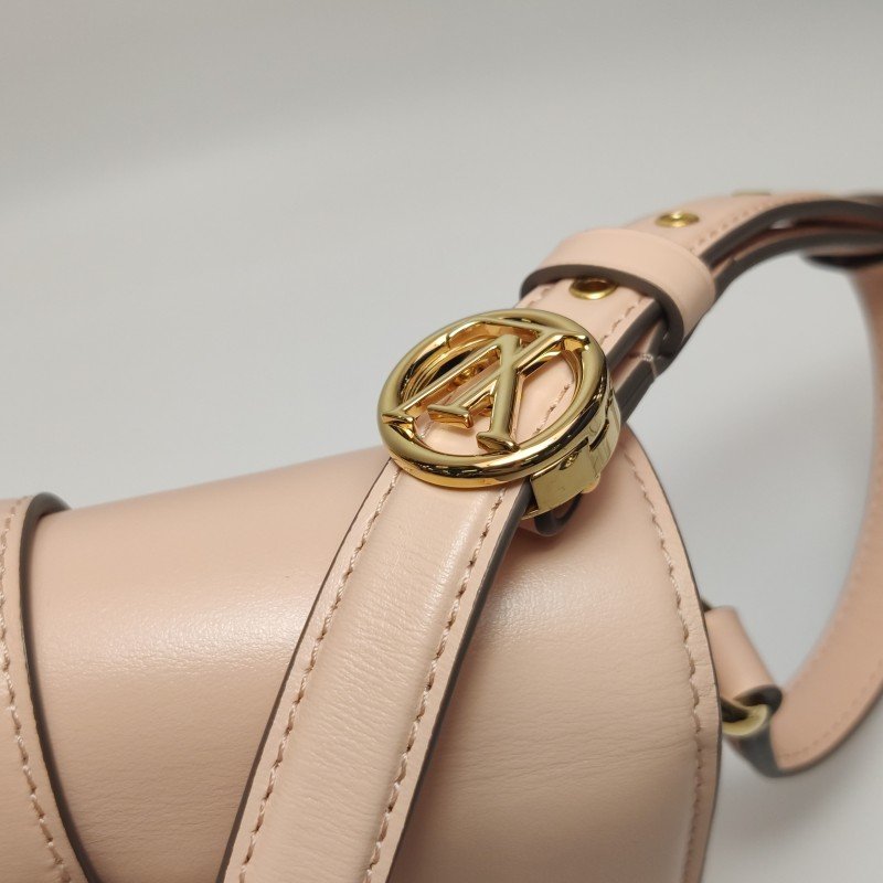 Louis Vuitton (LV) Pont 9中號牛皮純色LV Circle標誌斜背包單肩包晶片款-14