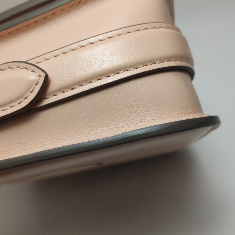 Louis Vuitton (LV) Pont 9中號牛皮純色LV Circle標誌斜背包單肩包晶片款-20