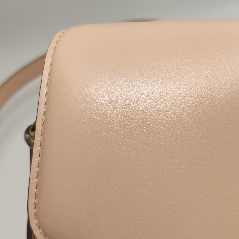 Louis Vuitton (LV) Pont 9中號牛皮純色LV Circle標誌斜背包單肩包晶片款-21