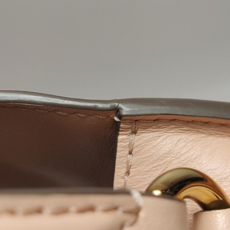 Louis Vuitton (LV) Pont 9中號牛皮純色LV Circle標誌斜背包單肩包晶片款-24