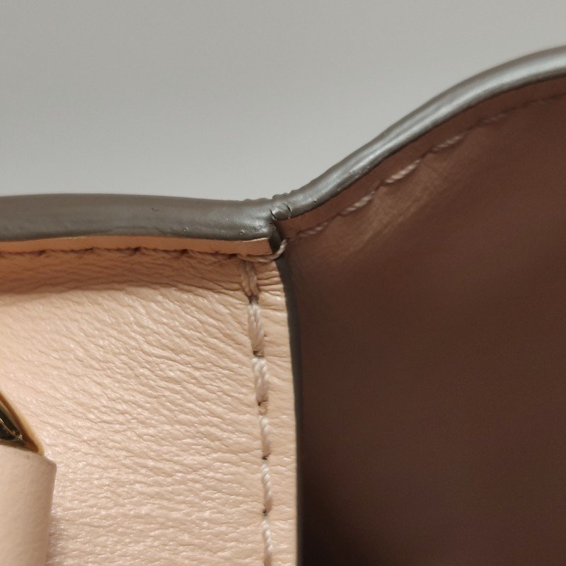 Louis Vuitton (LV) Pont 9中號牛皮純色LV Circle標誌斜背包單肩包晶片款-26