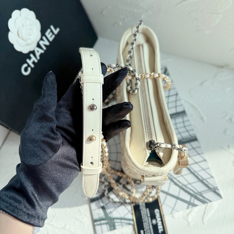 Chanel香奈兒白色編織流浪小號 99新 27開帶卡 原始成色-6