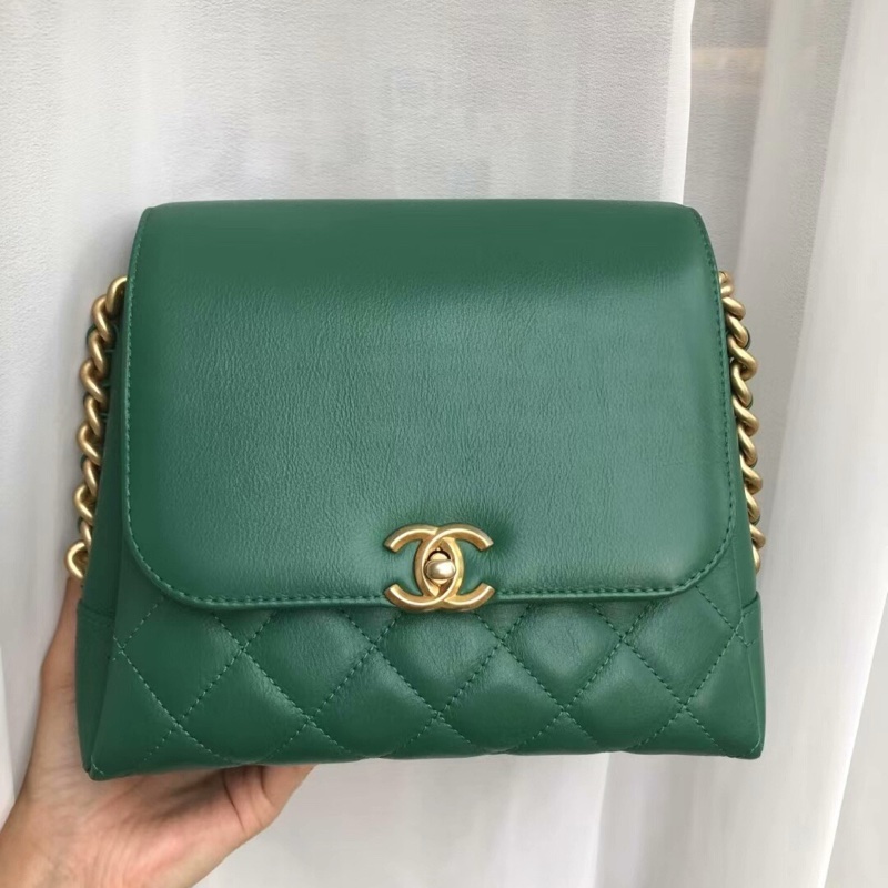 Chanel 香奈兒 祖母綠金扣郵差包 可斜挎 單肩背包。-3