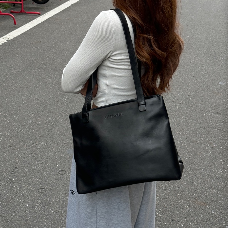 （稀有全黑🖤） CHANEL 香奈兒 全黑皮革 肩背托特包👜-0