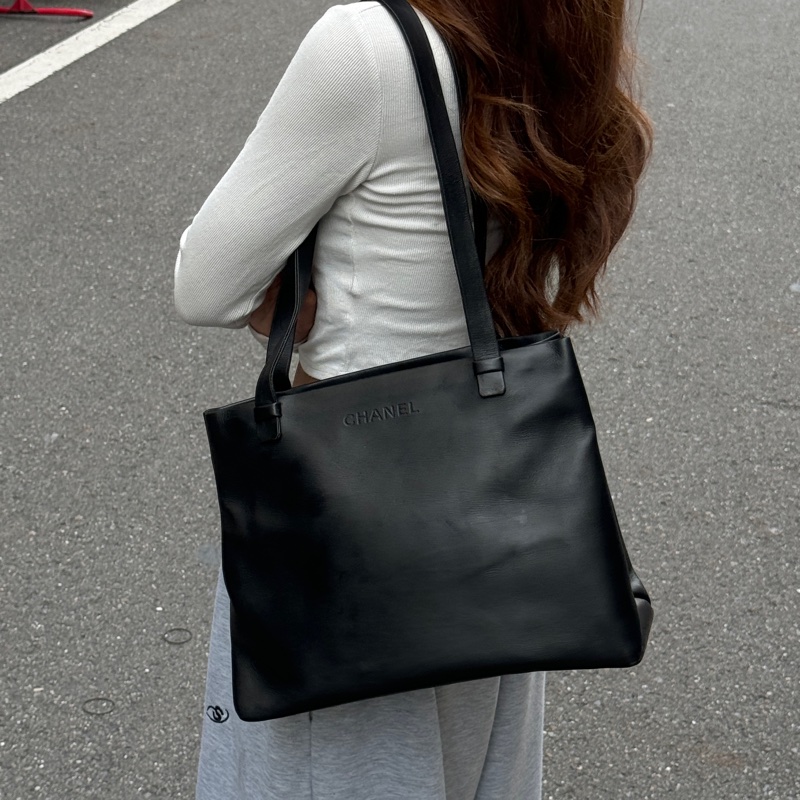 （稀有全黑🖤） CHANEL 香奈兒 全黑皮革 肩背托特包👜-14