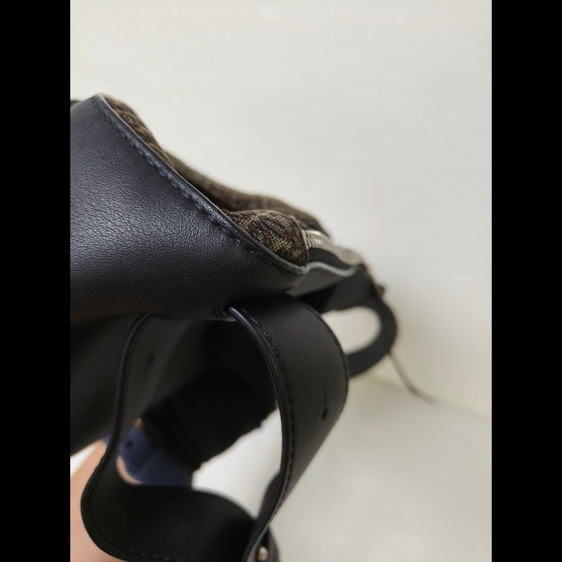 【8成新】㊣✨ LOEWE ✨羅威 （附防塵袋)Anton Sling B511A09X09 三角 刺繡 胸包 單車包 斜跨包/二手包/二手精品🌳二手樹屋🌳-9
