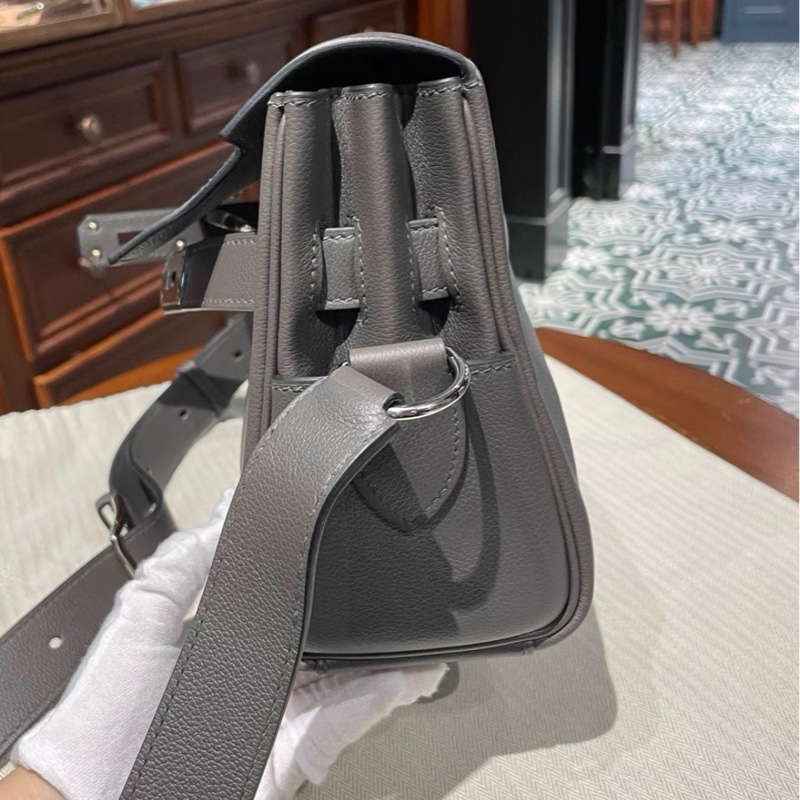 Hermes灰綠色ec皮銀扣kelly messenger小號郵差包，27cm，99未使用-5