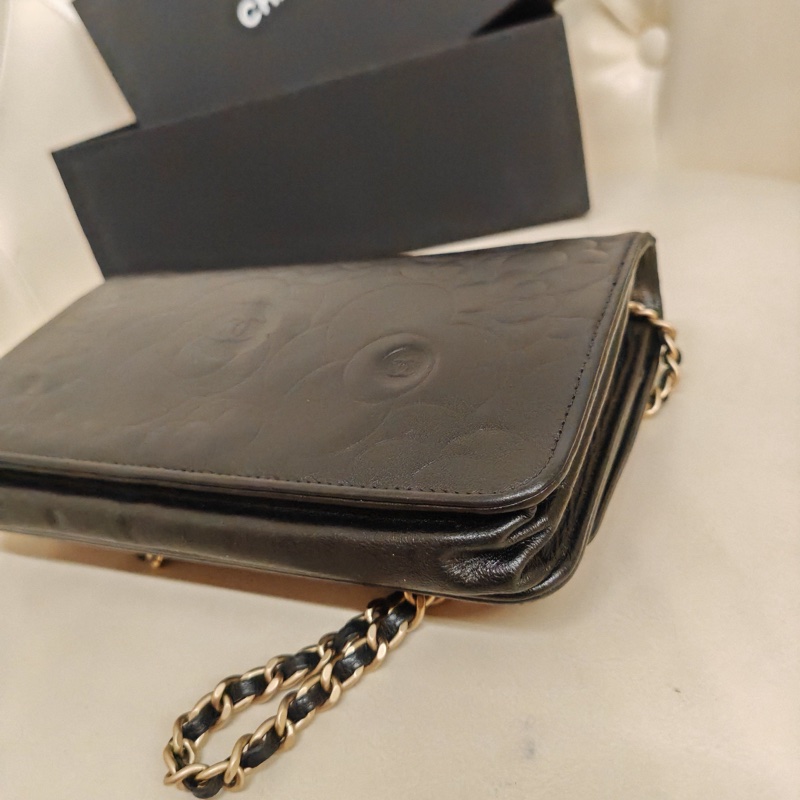 Chanel • 經典山茶花壓紋金釦羊皮Woc鏈條包-8