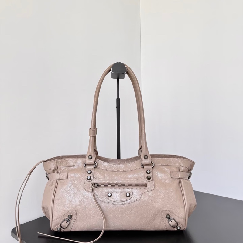 Balenciaga · Le City 新款奶茶色橫版法棍包-6