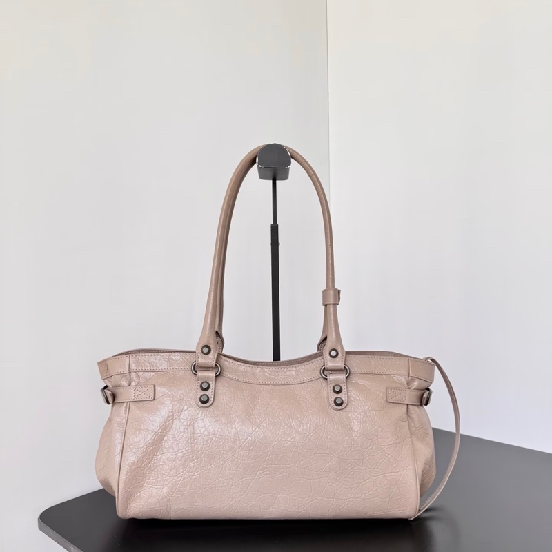Balenciaga · Le City 新款奶茶色橫版法棍包-7