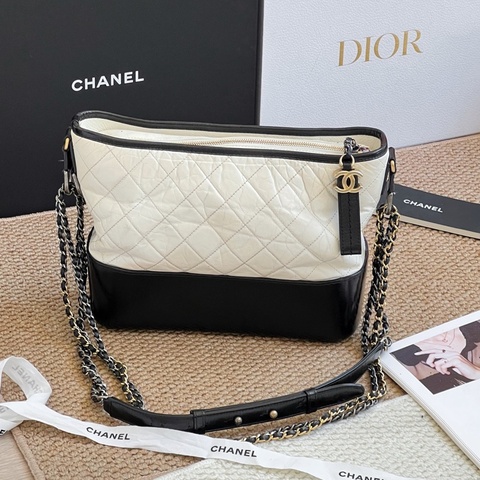 Chanel香奈兒 黑白拼色牛皮流浪包中號 26開