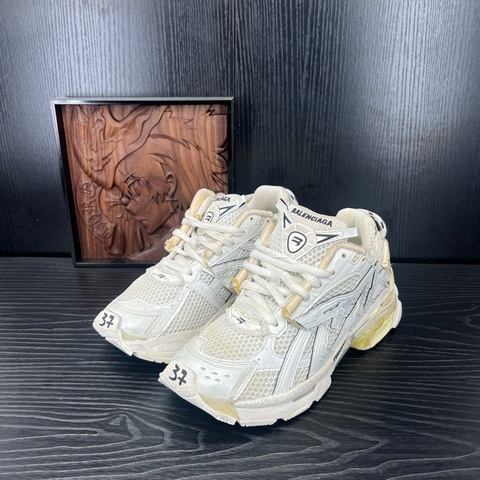 Balenciaga巴黎世家 runner做舊白 碼數 37碼