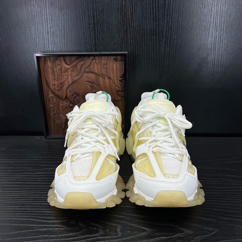 Balenciaga巴黎世家 track 米黃 碼數 41碼-1