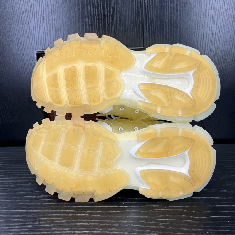 Balenciaga巴黎世家 track 米黃 碼數 41碼-3