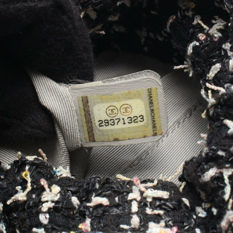 香奈兒 (CHANEL) Matelasse 小號水桶斜背包,羊皮斜紋軟呢面料,黑色,金色五金-4