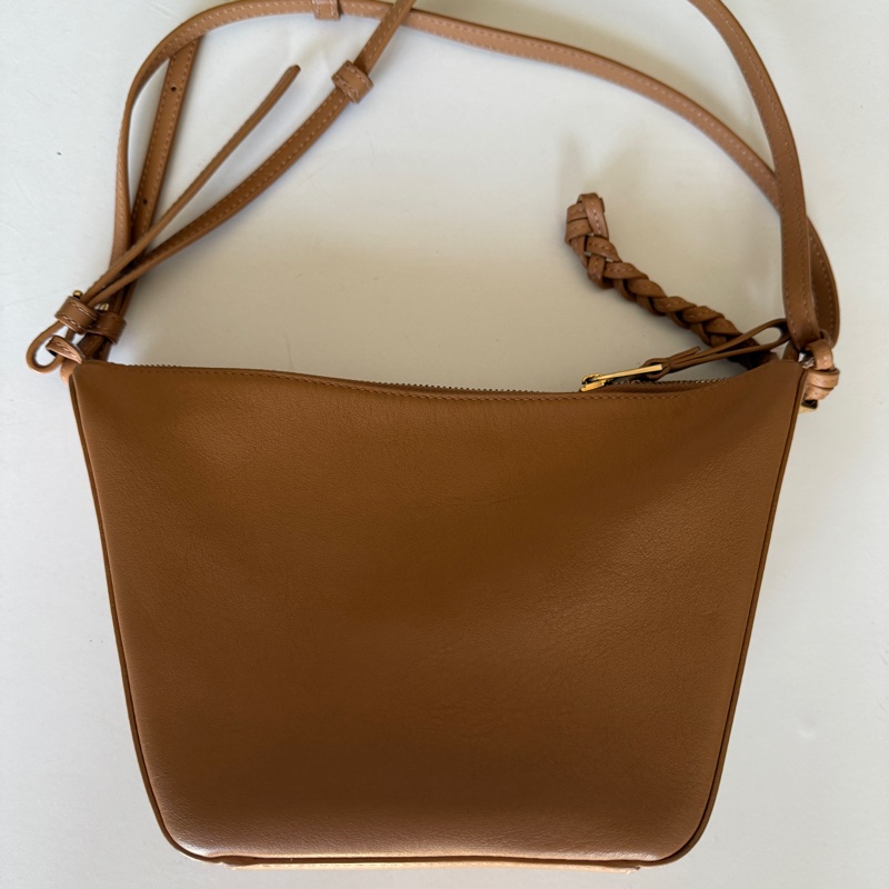 LOEWE肩背包-4