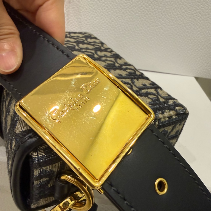 Dior 30 Montaigne藍色老花 CD金扣 斜背包-13