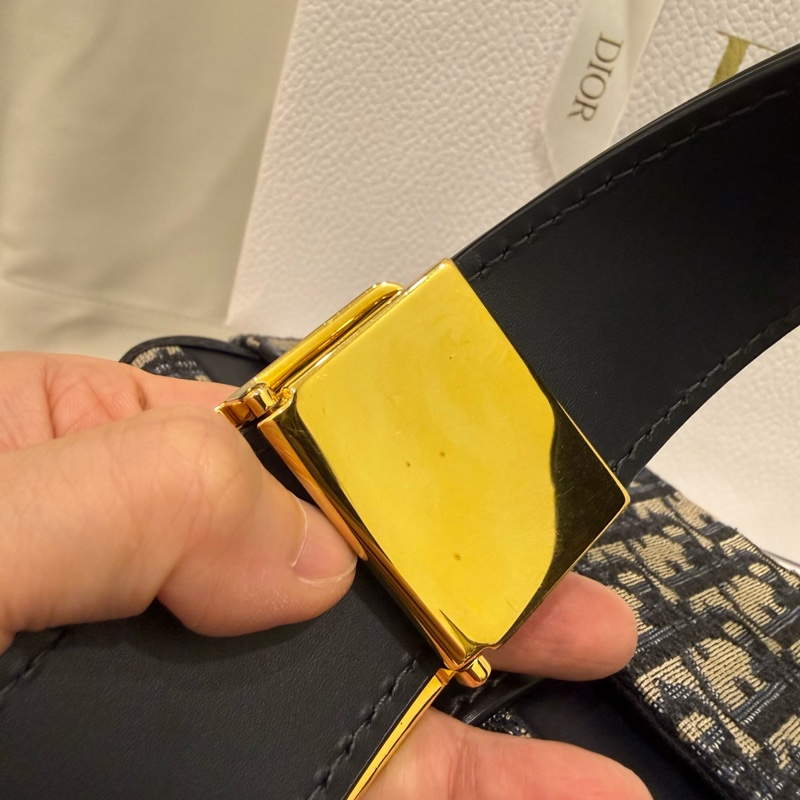 Dior 30 Montaigne藍色老花 CD金扣 斜背包-16