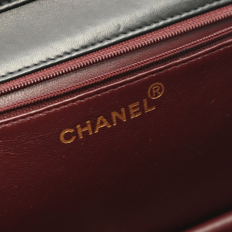 香奈兒 (CHANEL) 絎縫全翻蓋按扣鏈條單肩背包，羊皮材質，黑色，金色五金-3