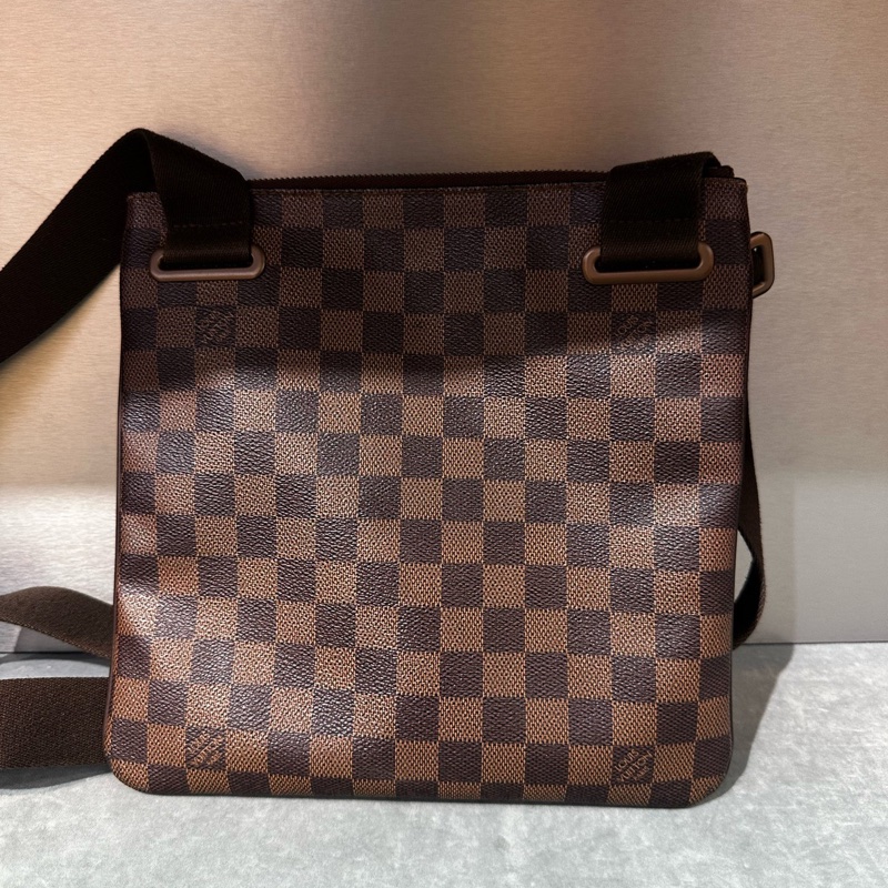 Louis Vuitton 路易威登 男士棕棋盤格斜挎包 25×25-1