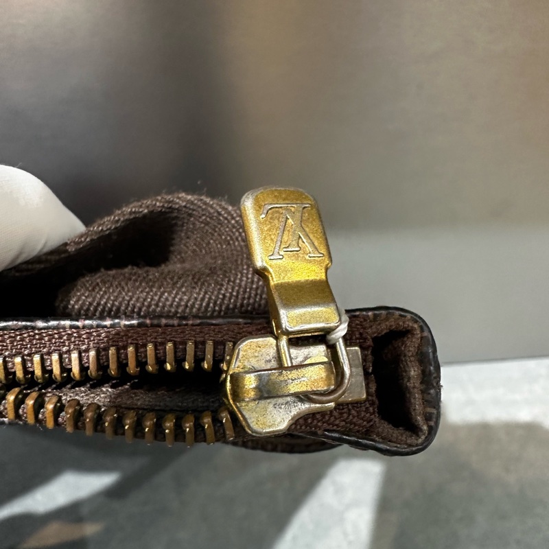 Louis Vuitton 路易威登 男士棕棋盤格斜挎包 25×25-9