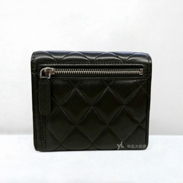 A13159-CHANEL 黑色羊皮銀釦三折短夾AP0231-3