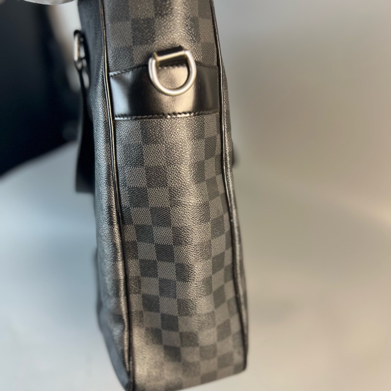 特惠價  Louis Vuitton 路易威登 黑色棋盤格男士公文包 尺寸 37x36x10-2