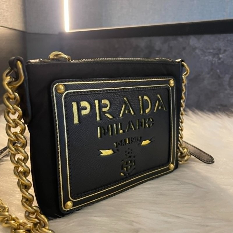 PRADA 尼龍拼接牛皮配件鏈包 黑色-1