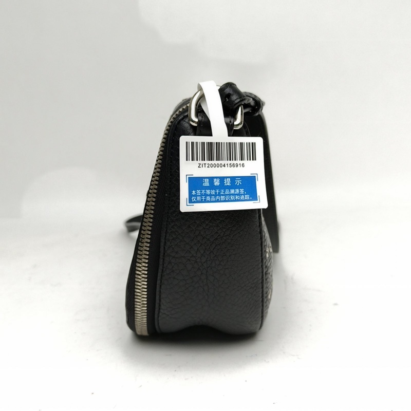 Burberry 黑色牛皮斜挎包-1