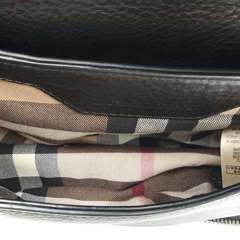 Burberry 黑色牛皮斜挎包-4